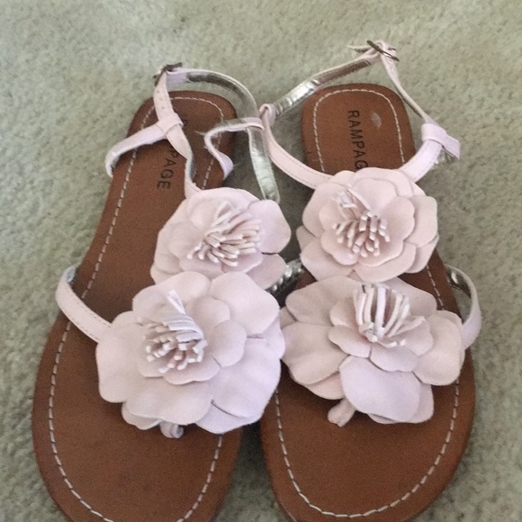 Flat sandals with flowers - Picture 1 of 4